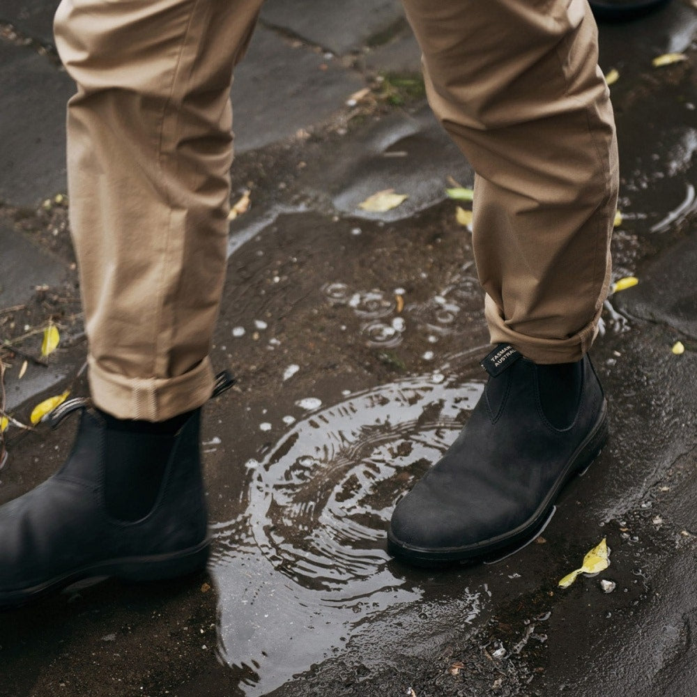 587 MEN'S CLASSICS CHELSEA BOOTS - RUSTIC BLACK