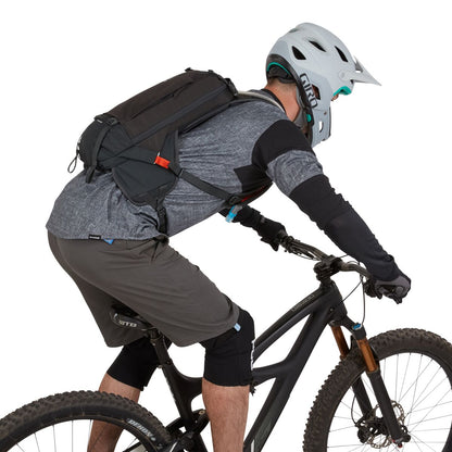 Rail Hydration Pack 8L - OBSIDIAN