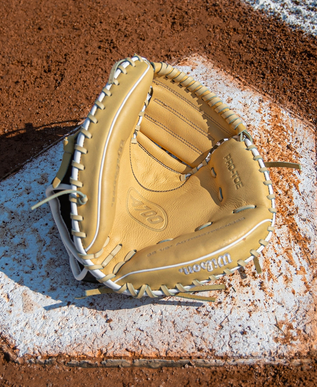 2027 A700® 32.5” Baseball Catcher’s Mitt